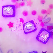 Glo Pals Light-Up Cubes:  6 colors